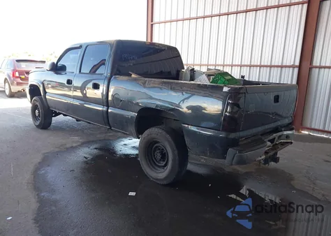 2004 Chevrolet Silverado 2500Hd Ls z USA, uszkodzony, nr VIN 1GCHK23UX4F197236